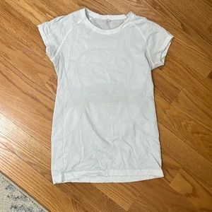 Lululemon Boston Marathon 2015 short sleeve swiftly